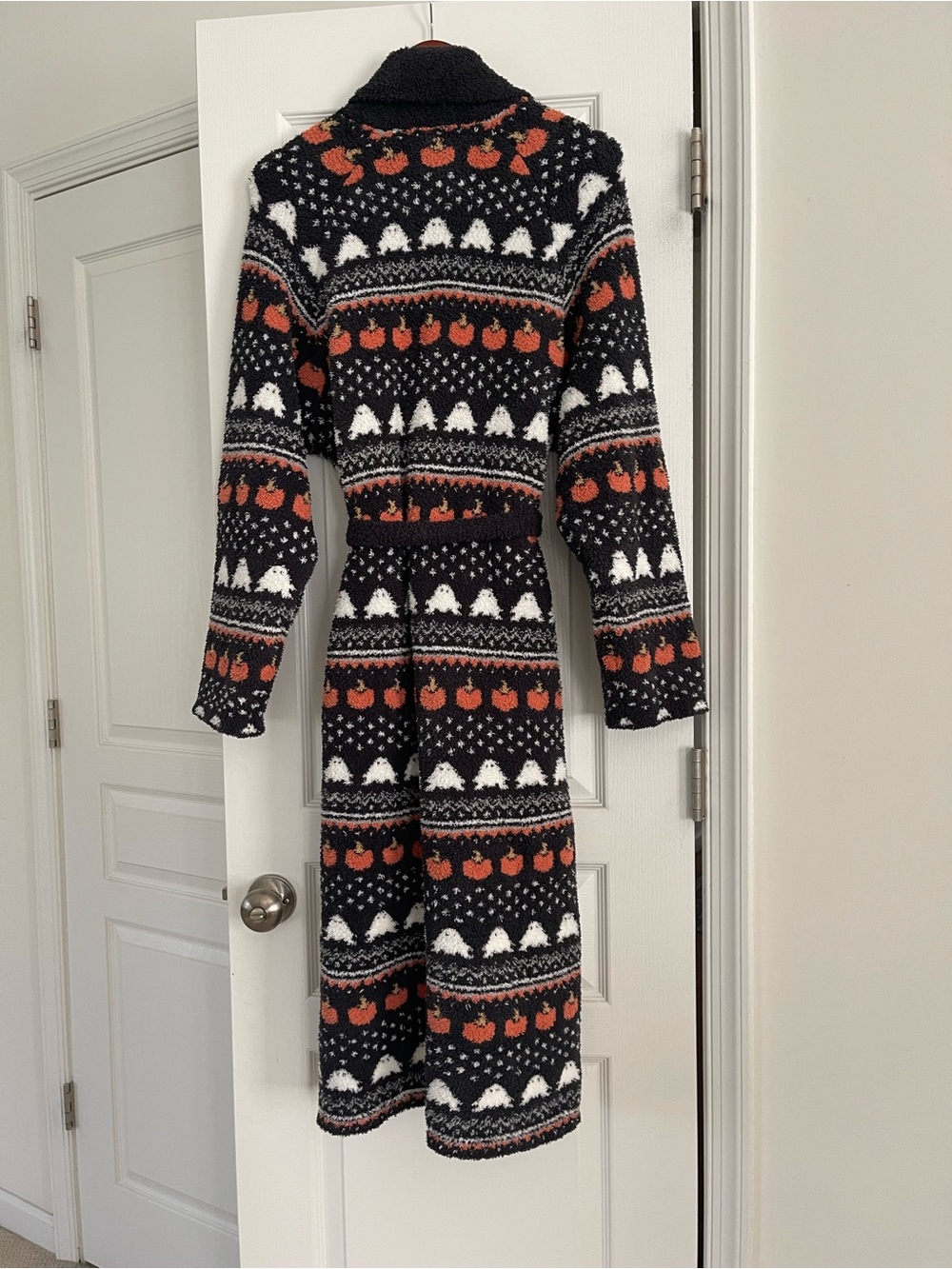 Pottery Barn Gus the Ghost Fair Isle Robe Size M Oversized Fleece Pumpkins Cozy - Picture 8 of 12